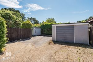 Garage and Driveway - click for photo gallery